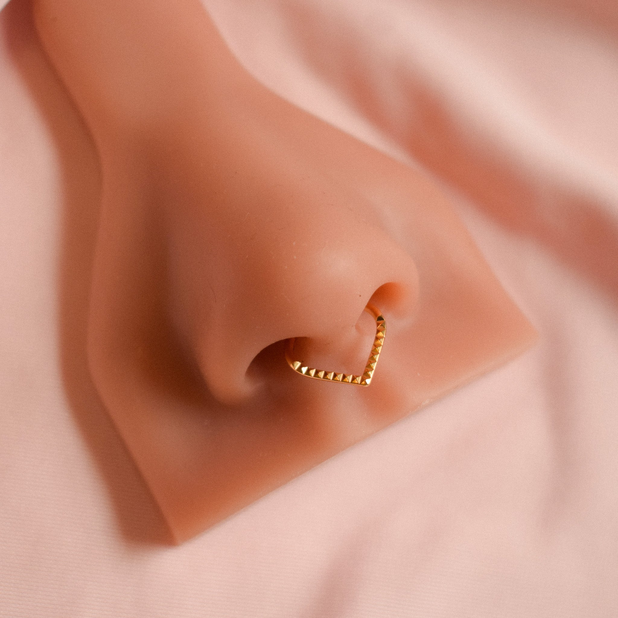 “Lorelie” Stud Chevron Septum Ring