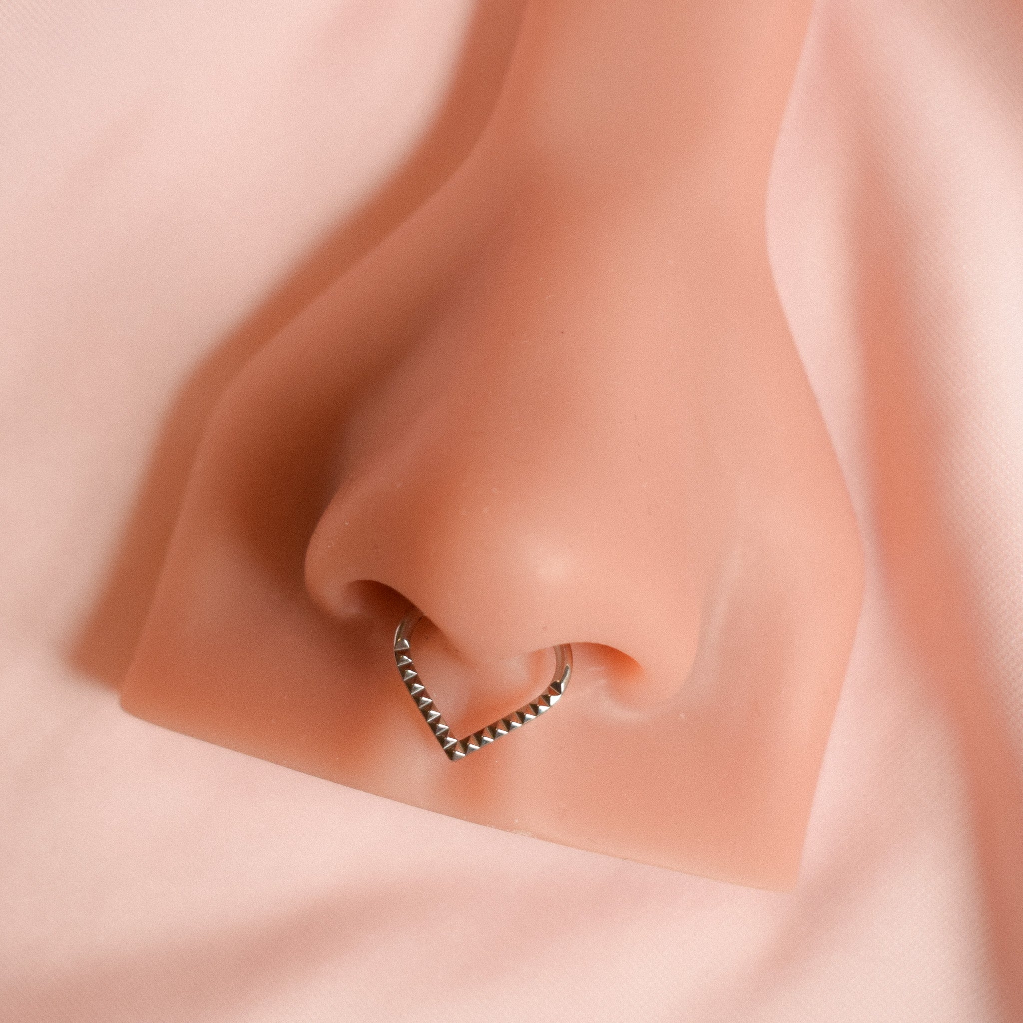 “Lorelie” Stud Chevron Septum Ring