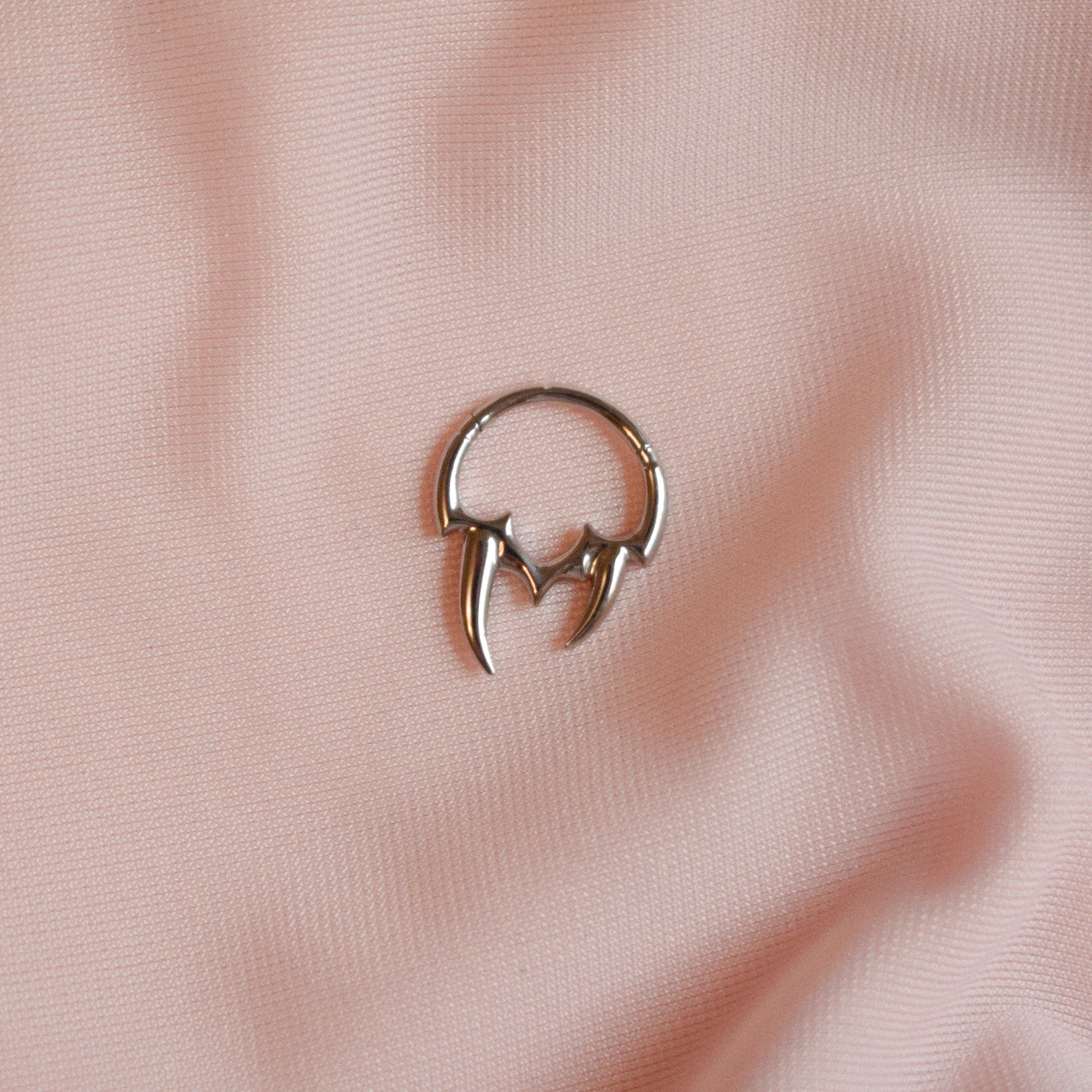 “Raven” Spike Click Hinged Hoop Ring