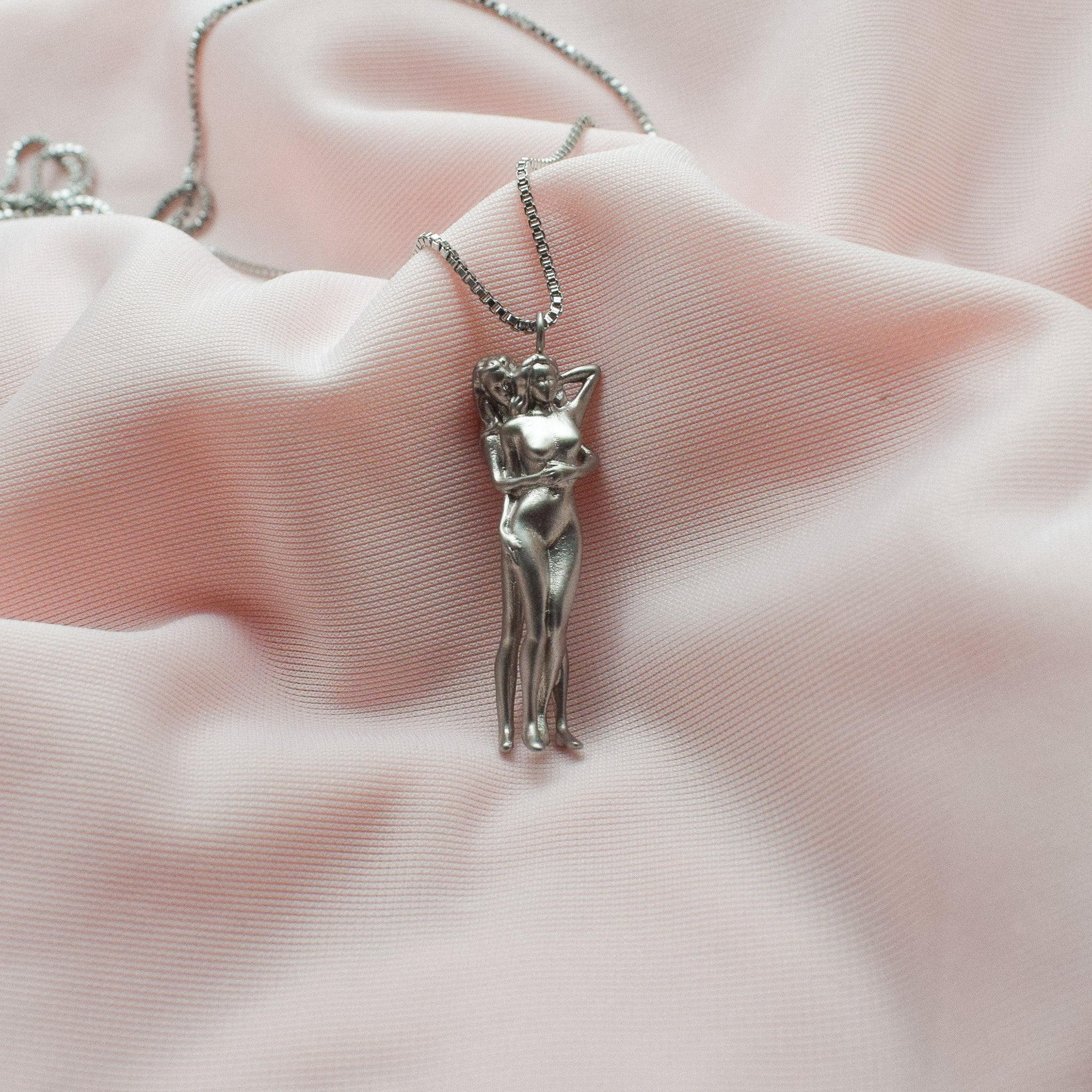 "Embrace" Women Necklace (Preorder)