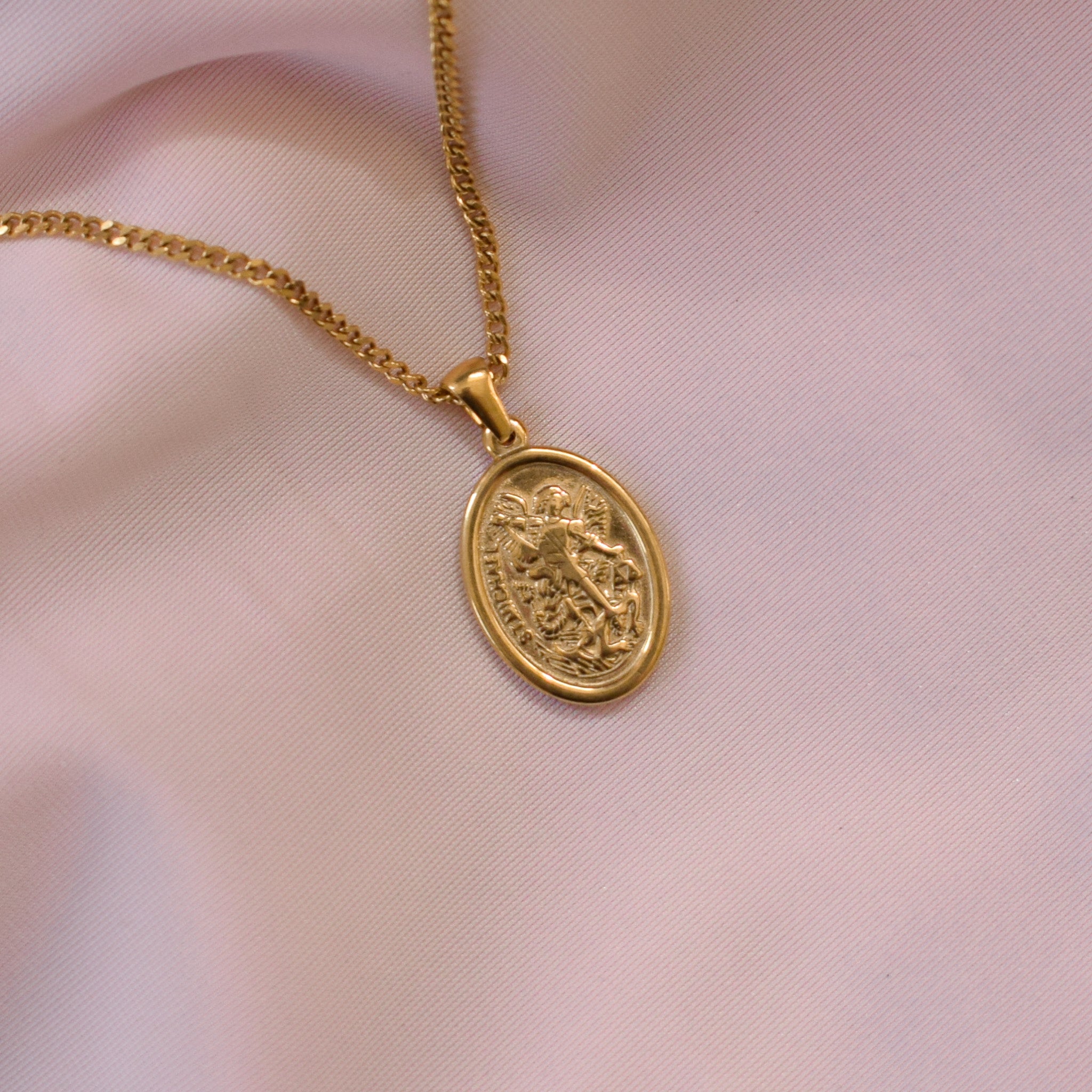 “Eli” Oval Pendant Necklace