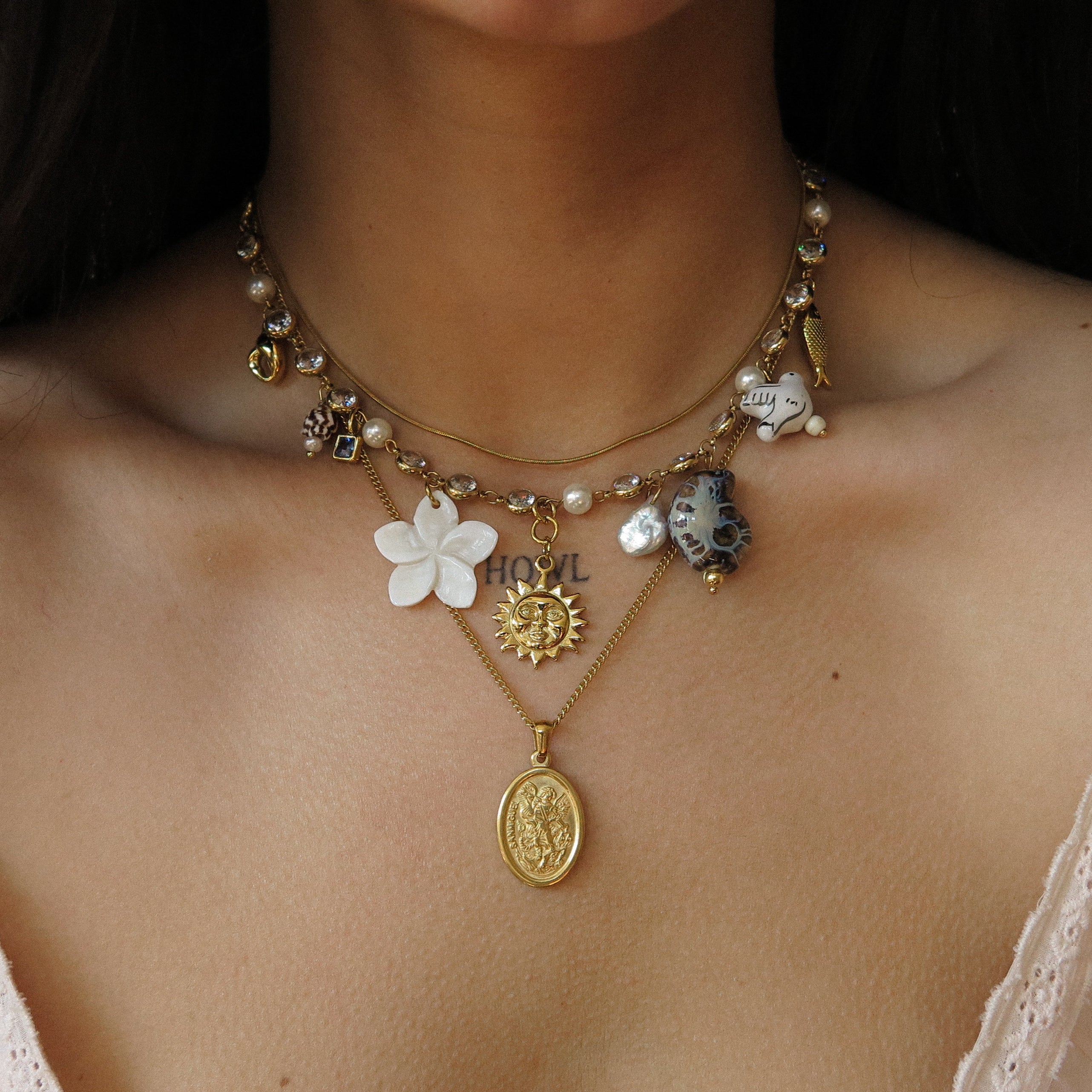 “Eli” Oval Pendant Necklace