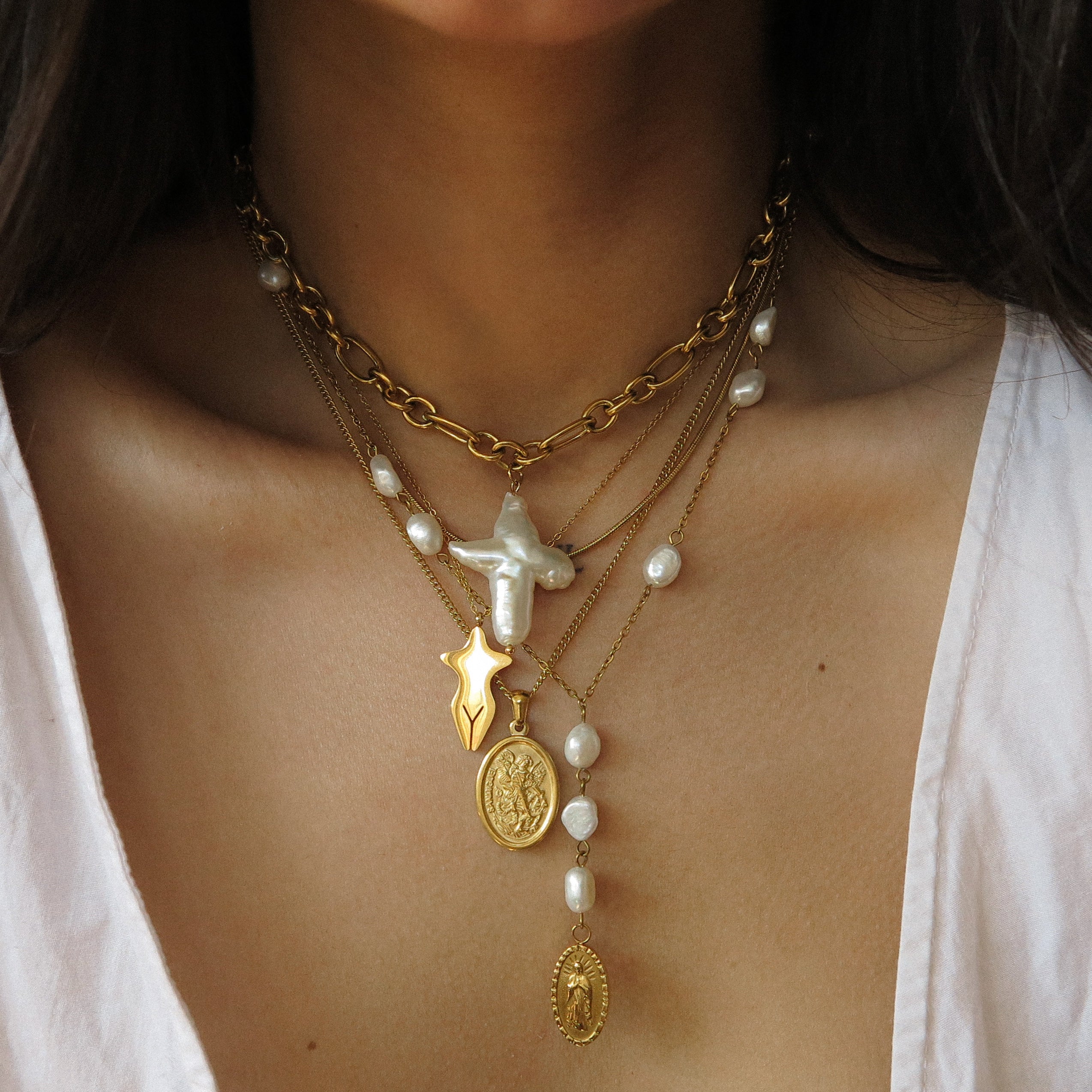 “Eli” Oval Pendant Necklace