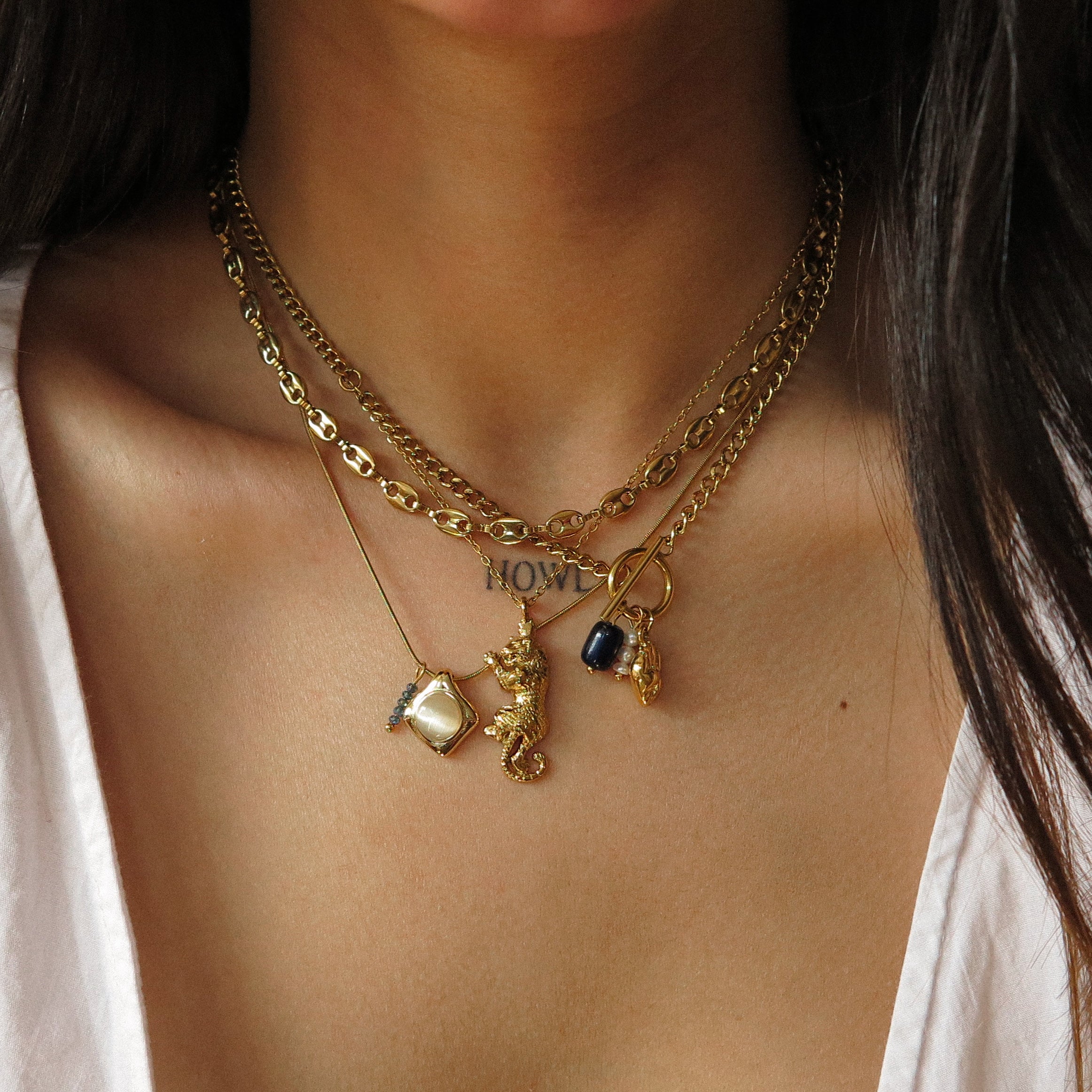 "Kanis" Climbing Tiger Necklace