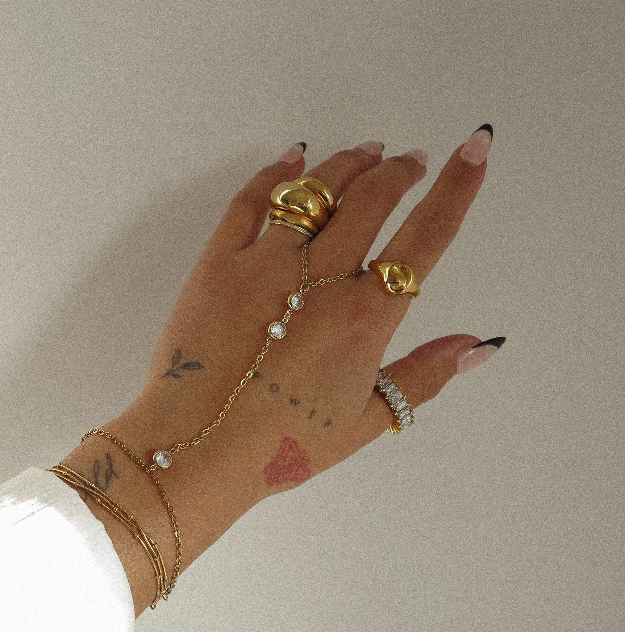 "Alaya" Sparkle Hand Chain