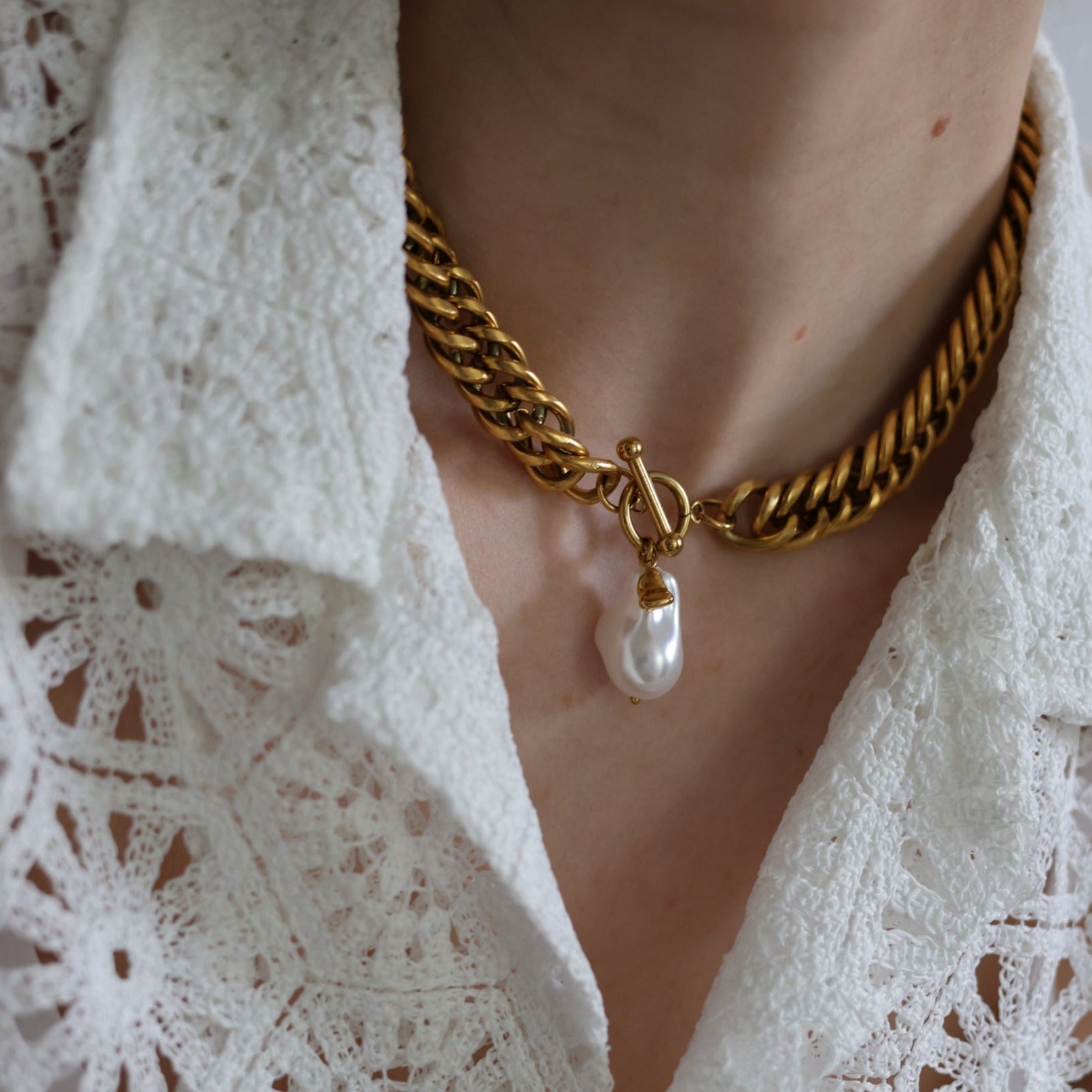 "Faye" Chunky T Bar Pearl Necklace