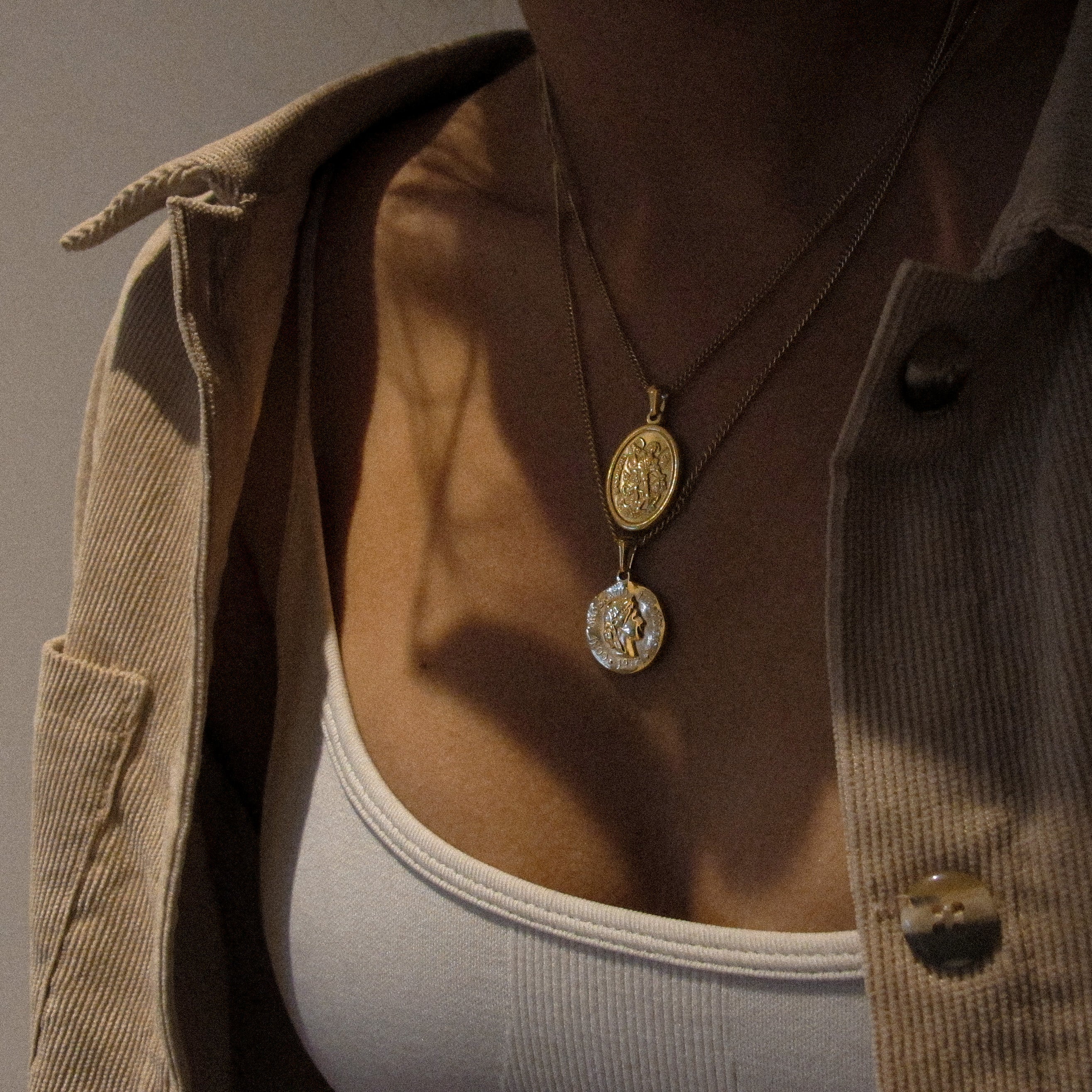 “Eli” Oval Pendant Necklace
