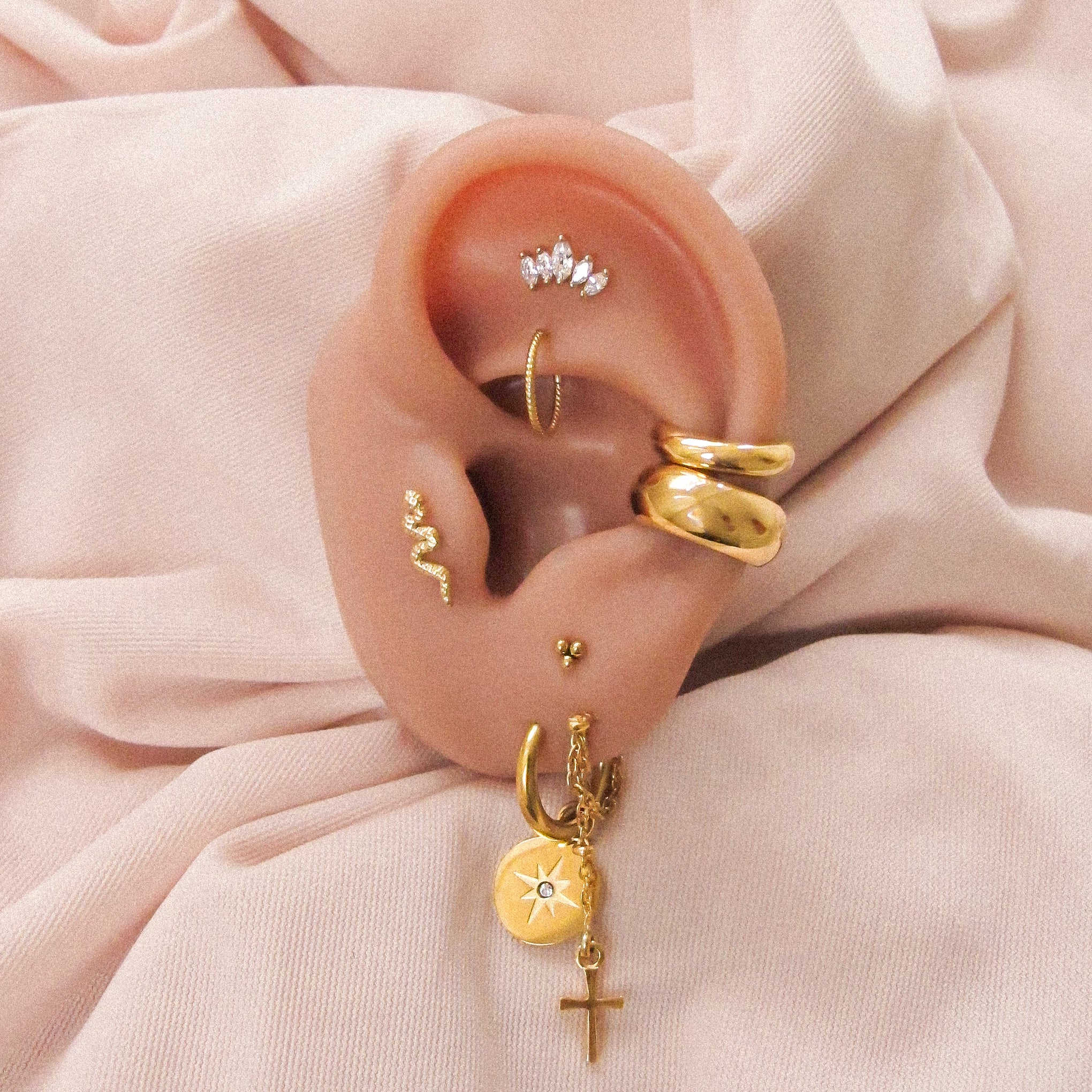 “Emery” Click Hinged Plaited Hoop