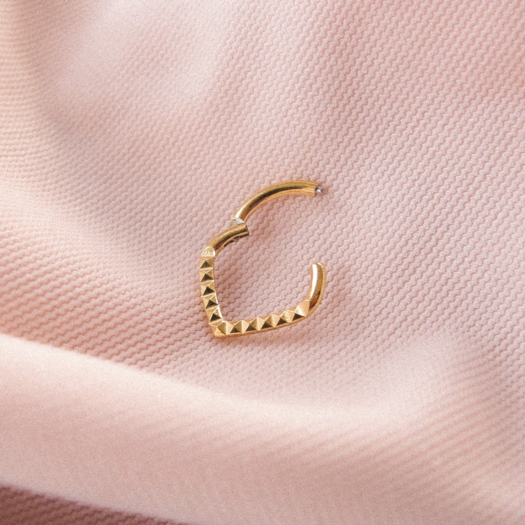 “Lorelie” Stud Chevron Septum Ring