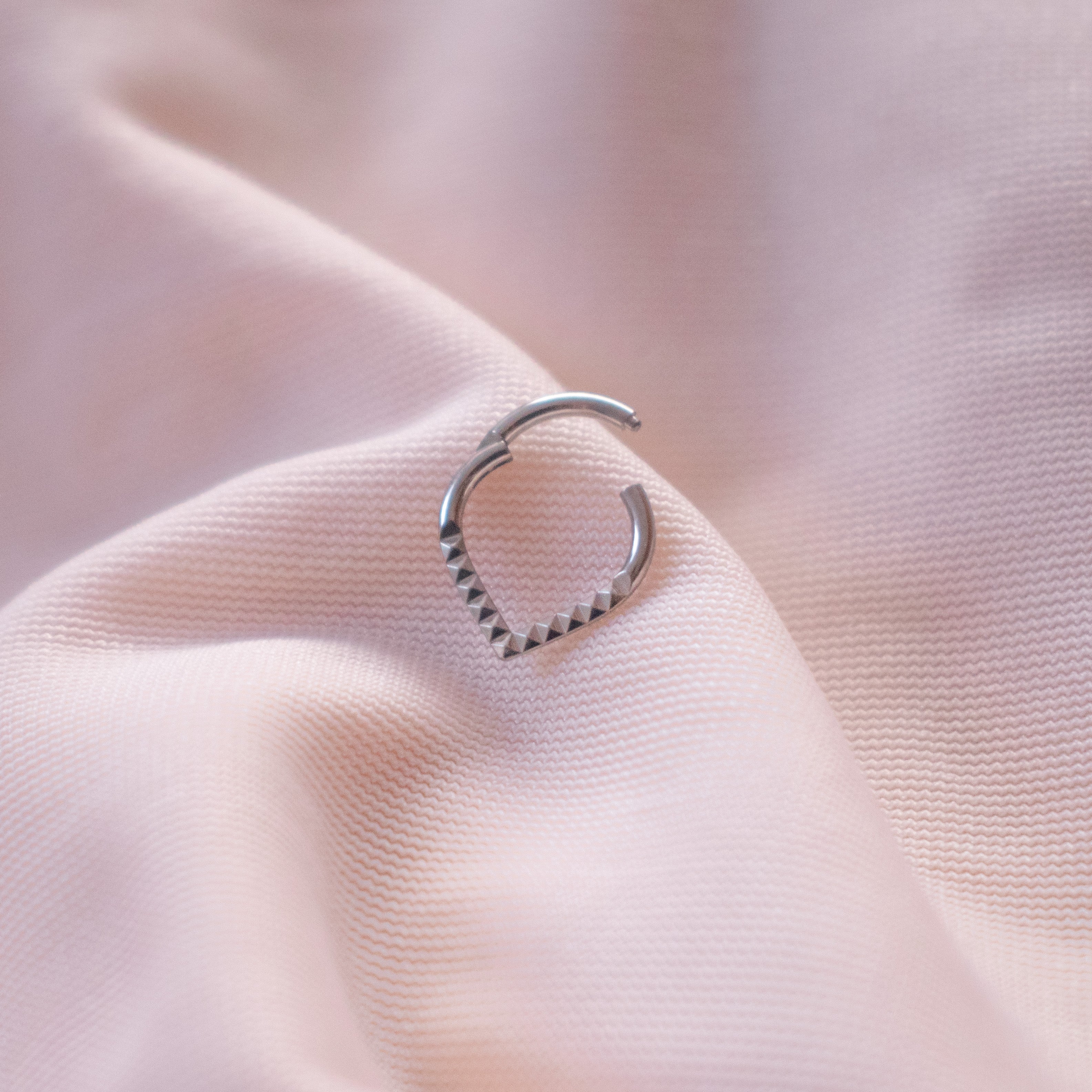“Lorelie” Stud Chevron Septum Ring