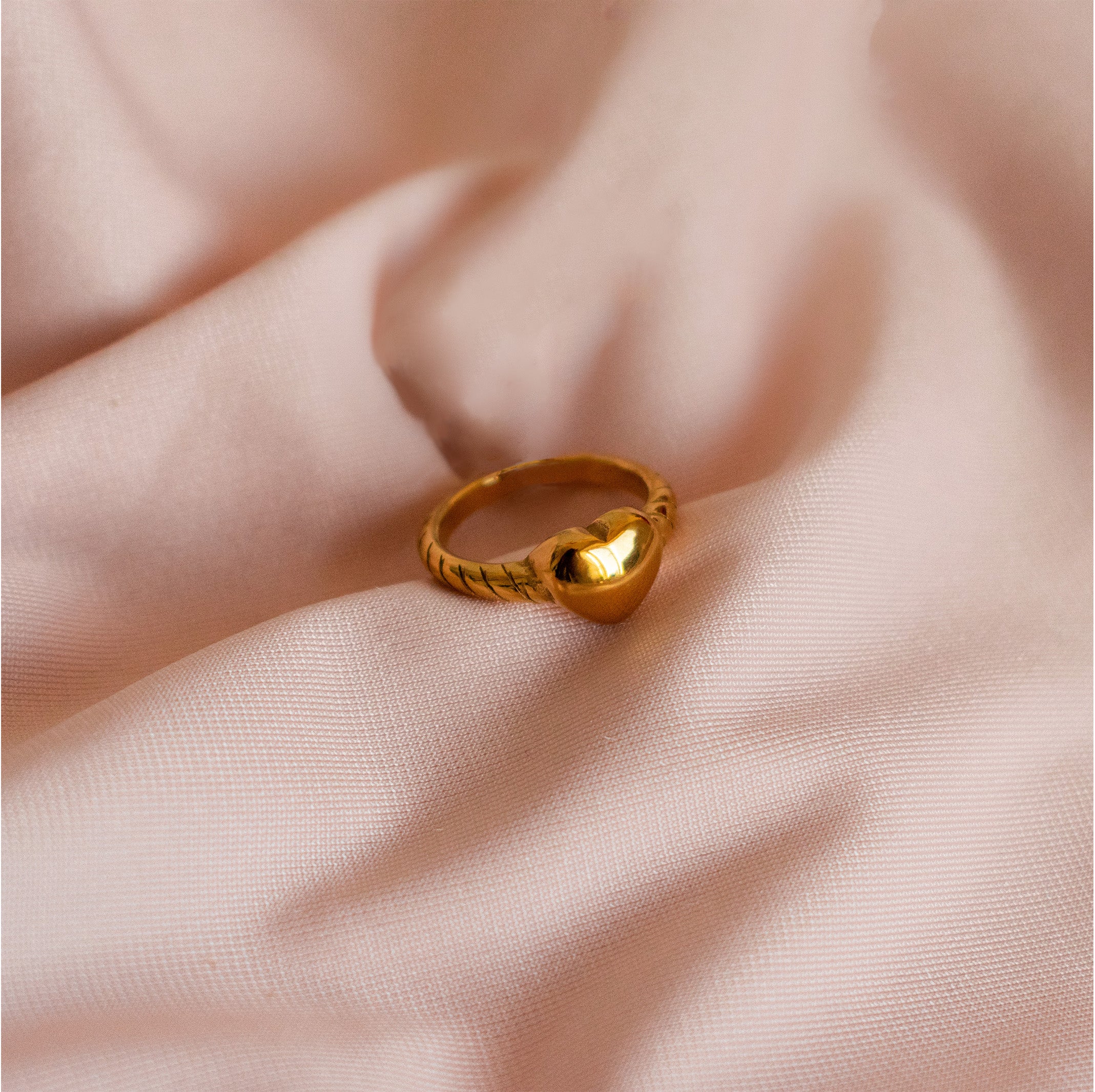 "Viola" Heart Ring