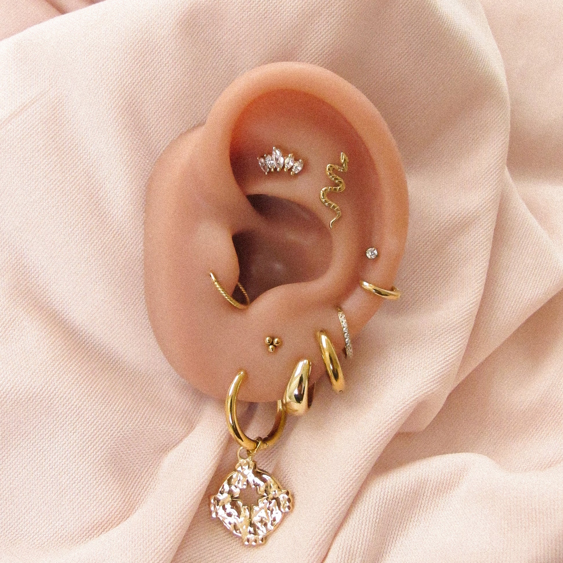 “Emery” Click Hinged Plaited Hoop