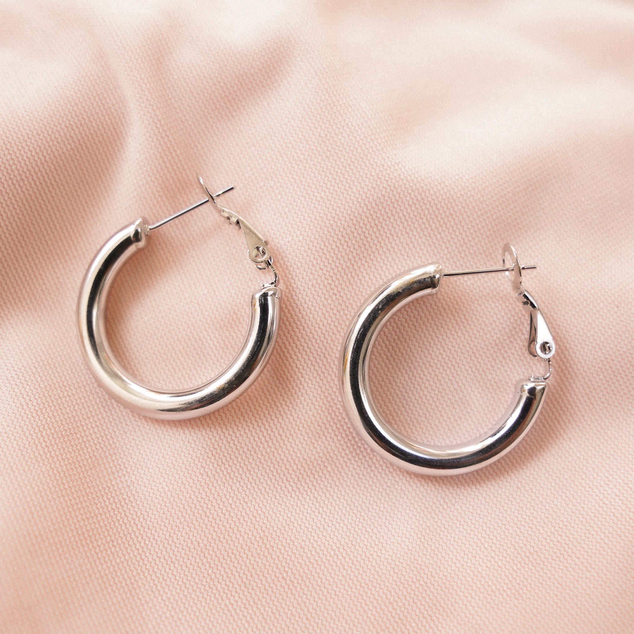 "Sammy" Hoop Earrings