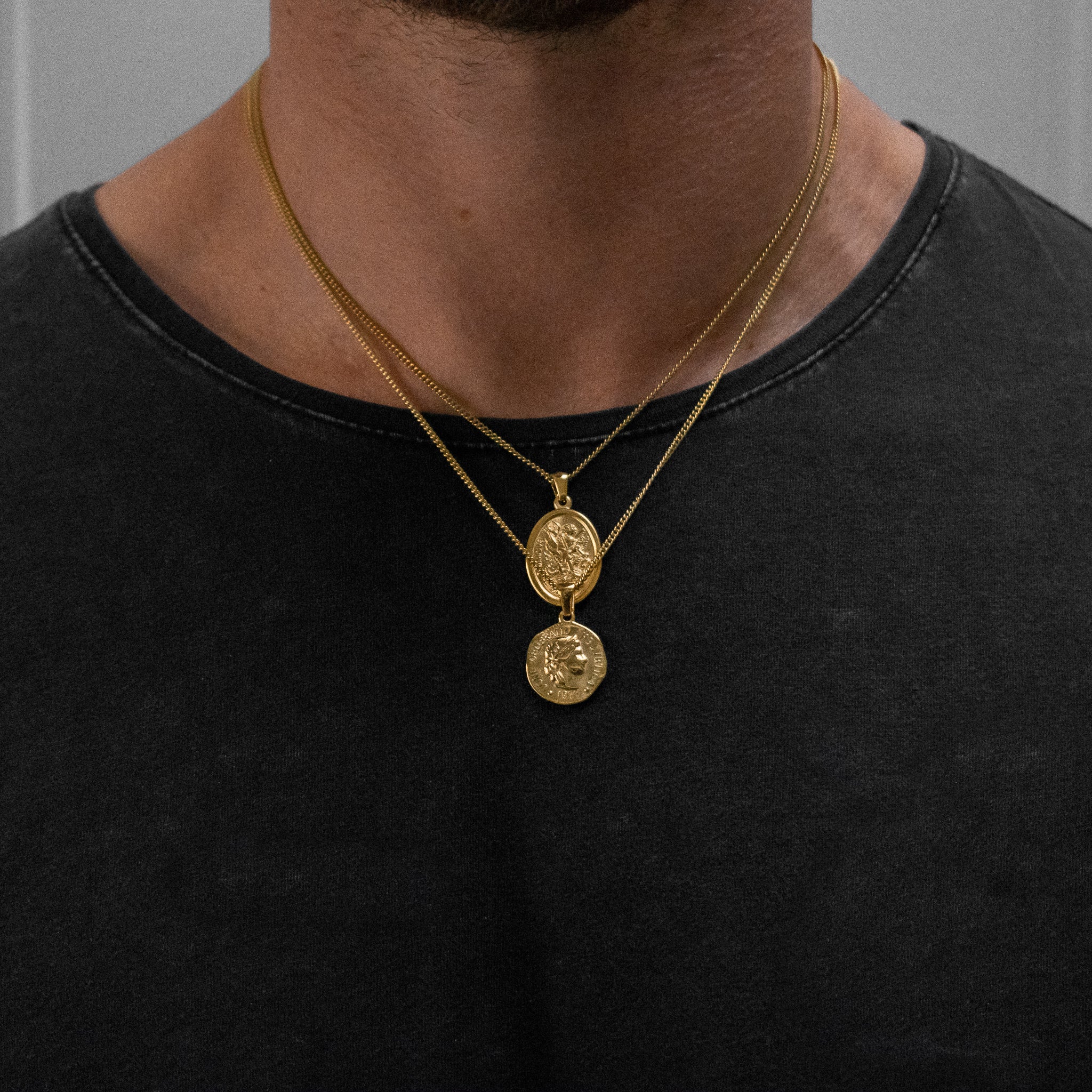 “Eli” Oval Pendant Necklace