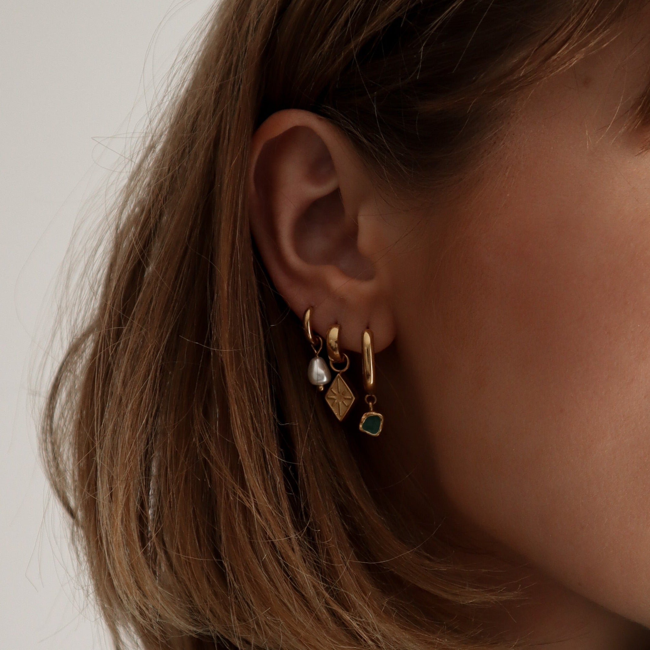 "Mae" Pearl Huggie Earring