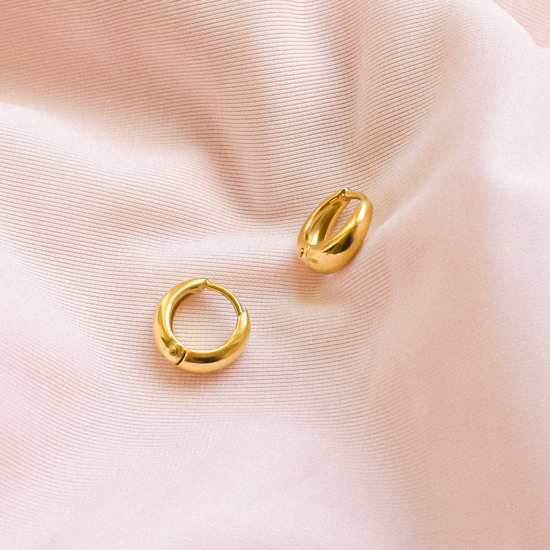 “Maryanne” Huggie Earring