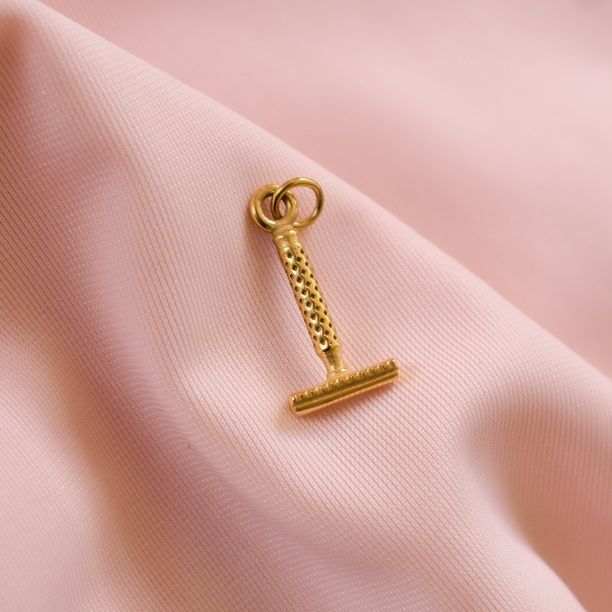 Razor Charm
