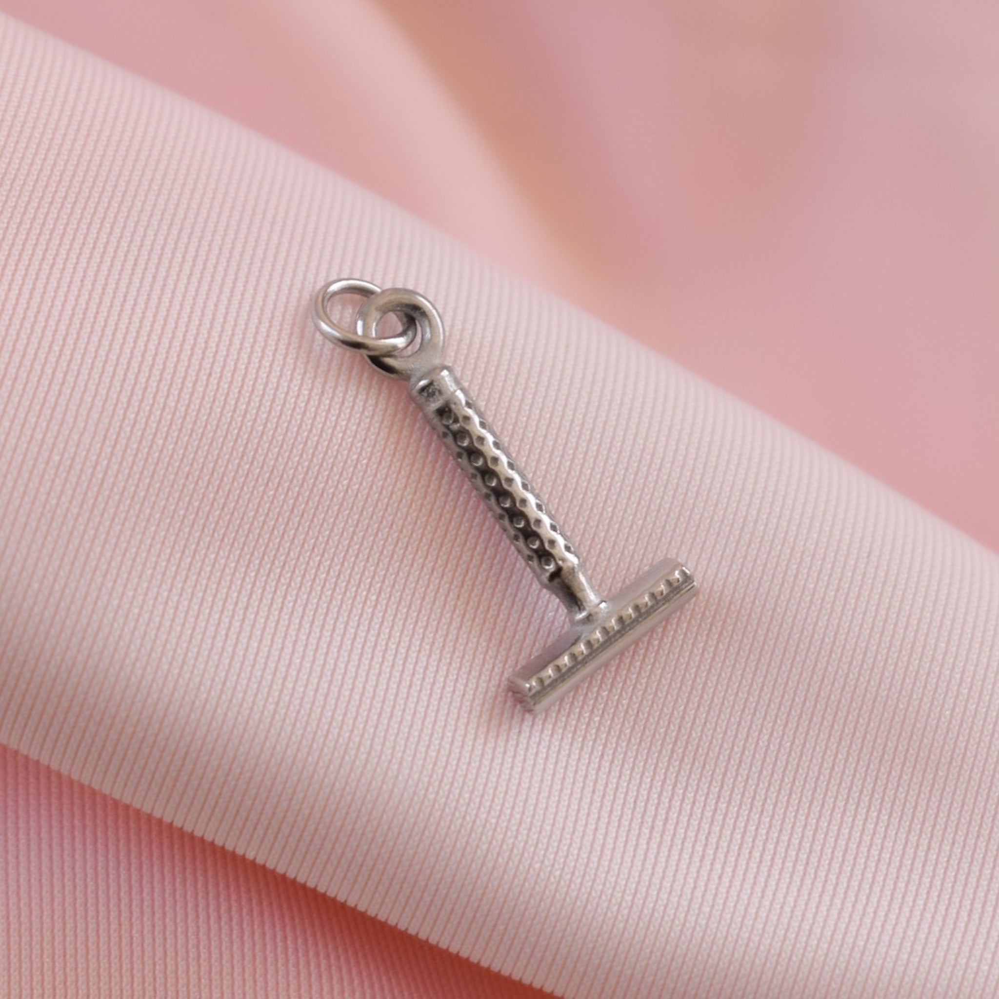 Razor Charm