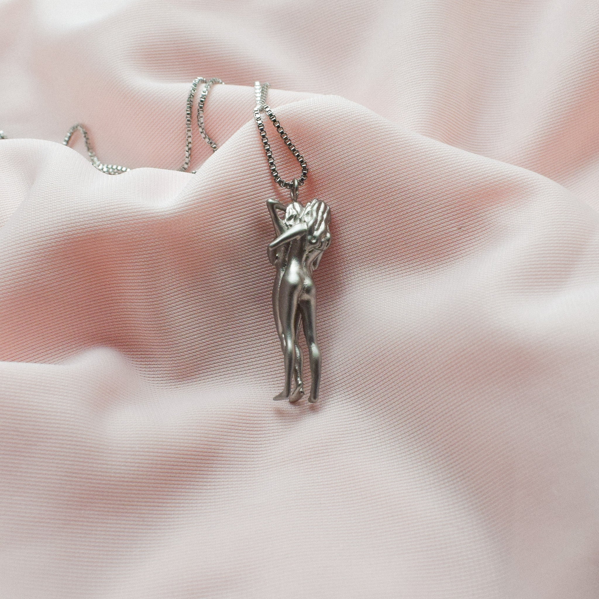 "Embrace" Women Necklace (Preorder)