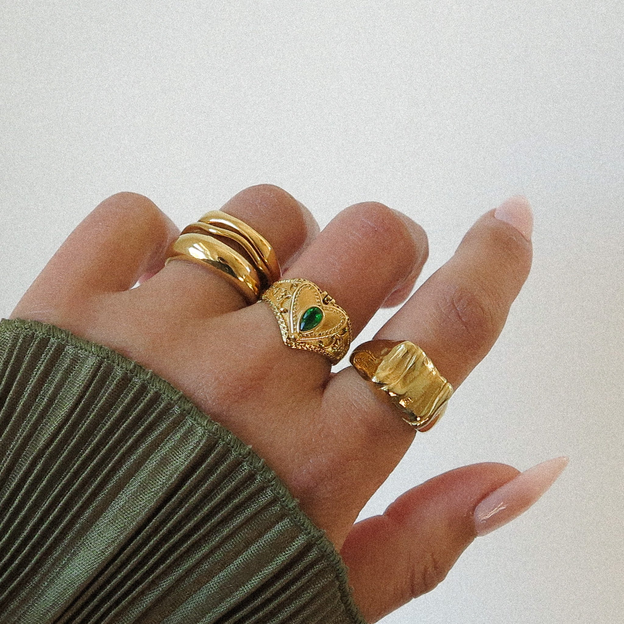 "Rebecca" Poison Heart Ring