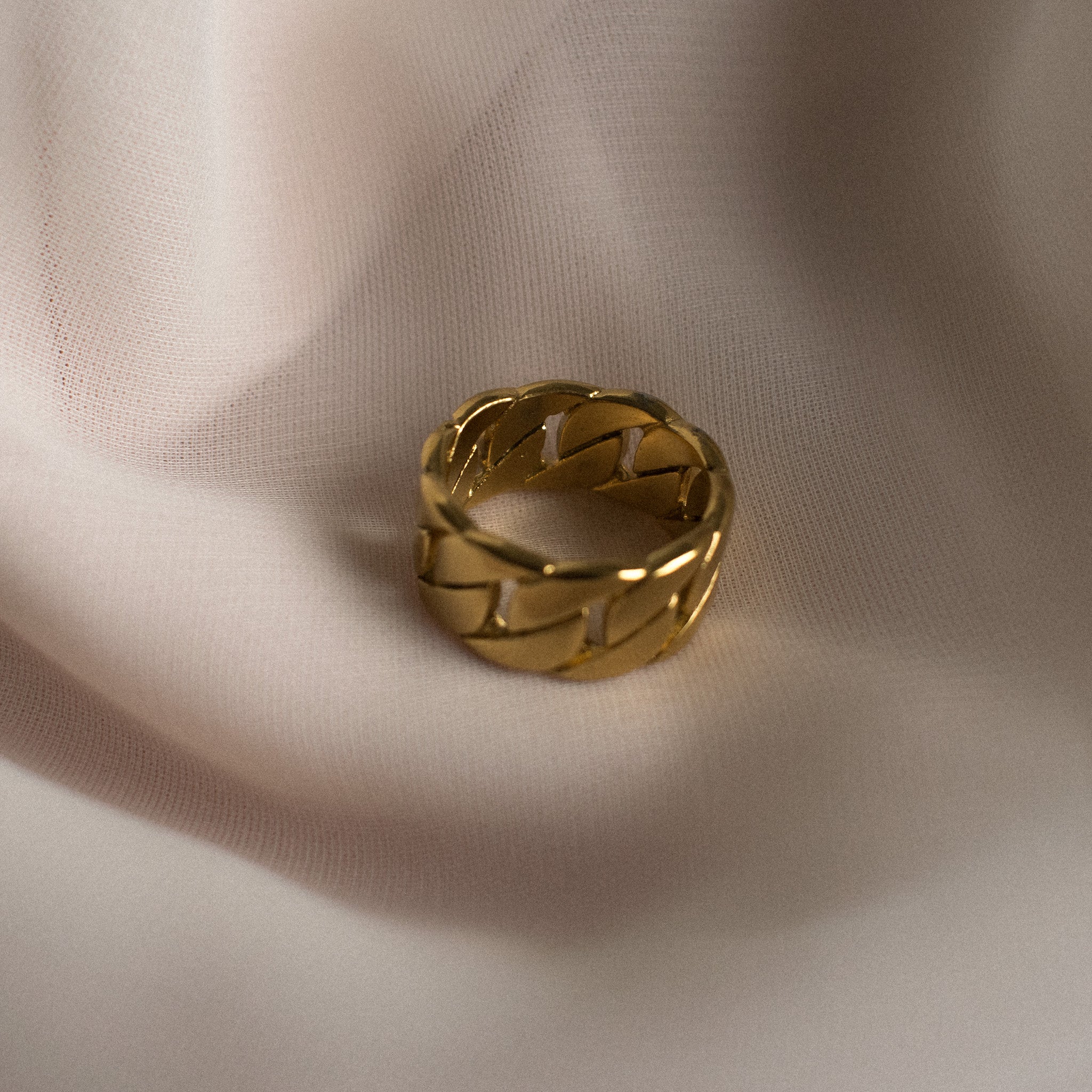 Chunky gold chain ring 