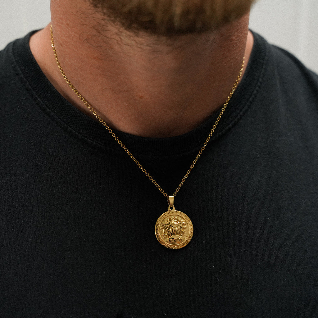 “Medusa” Round Pendant Necklace