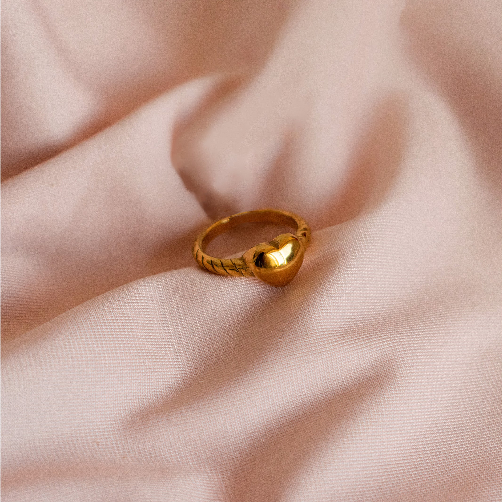 “Viola” Heart Ring