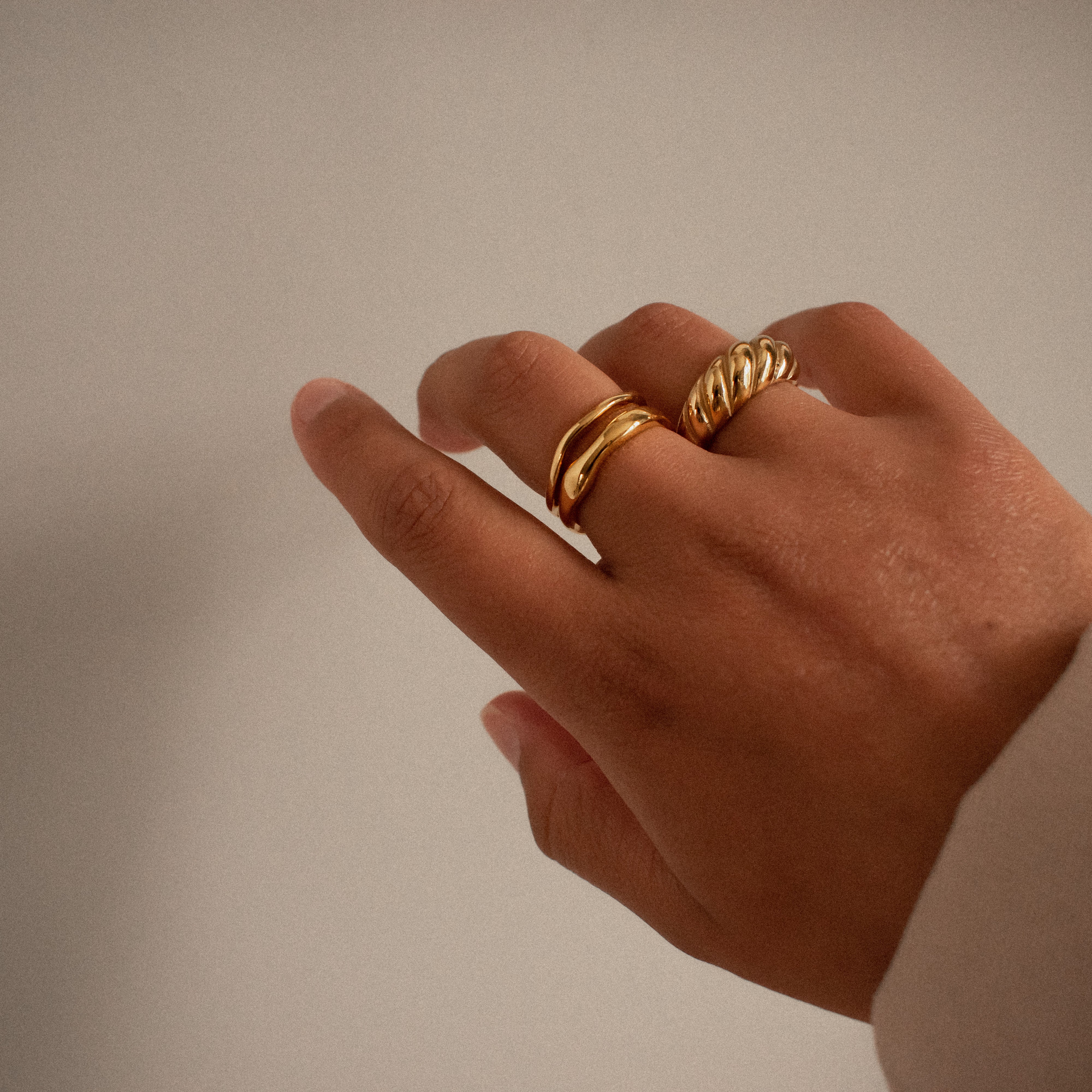 “Nia” Abstract Ring