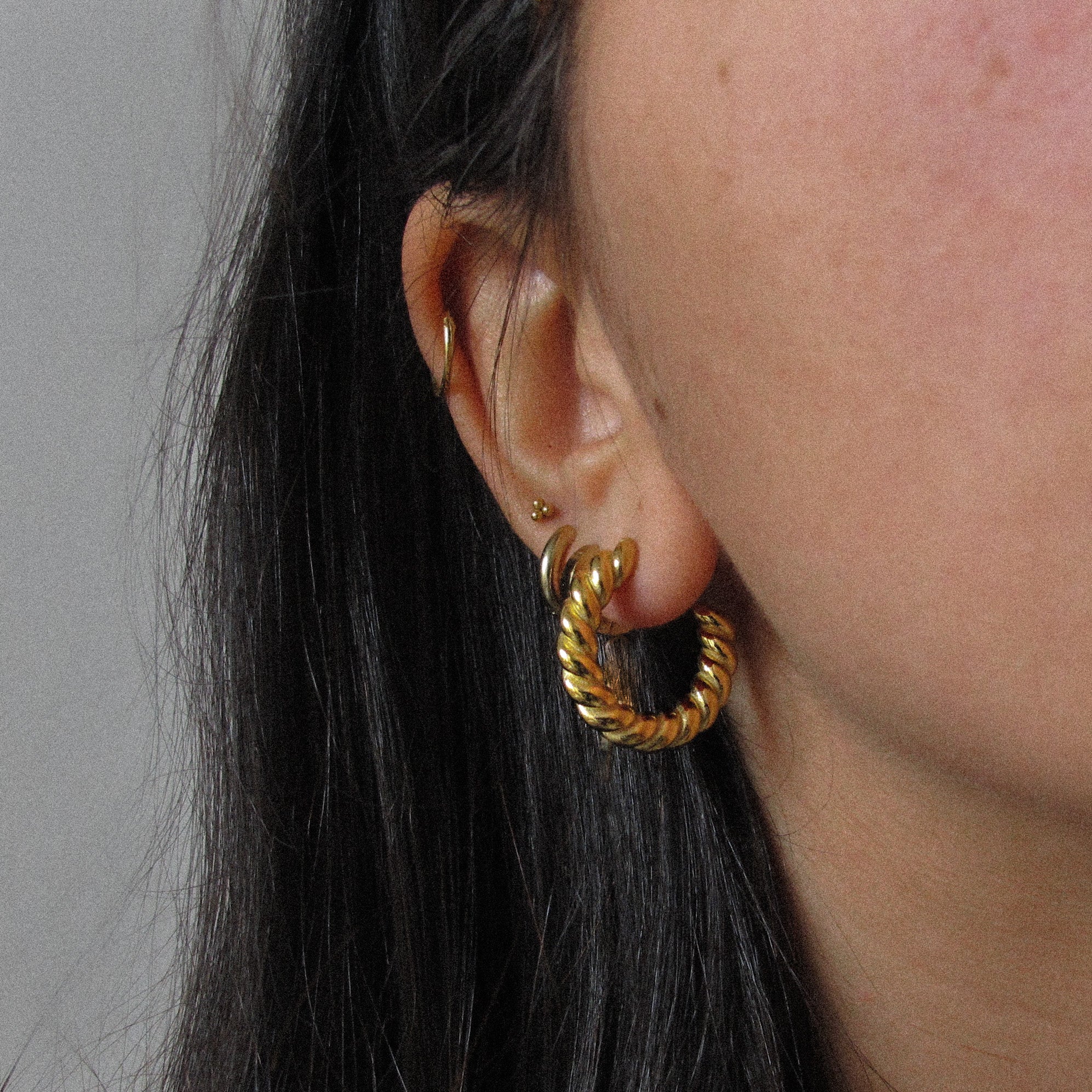 “Lisa” Twisted Hoops