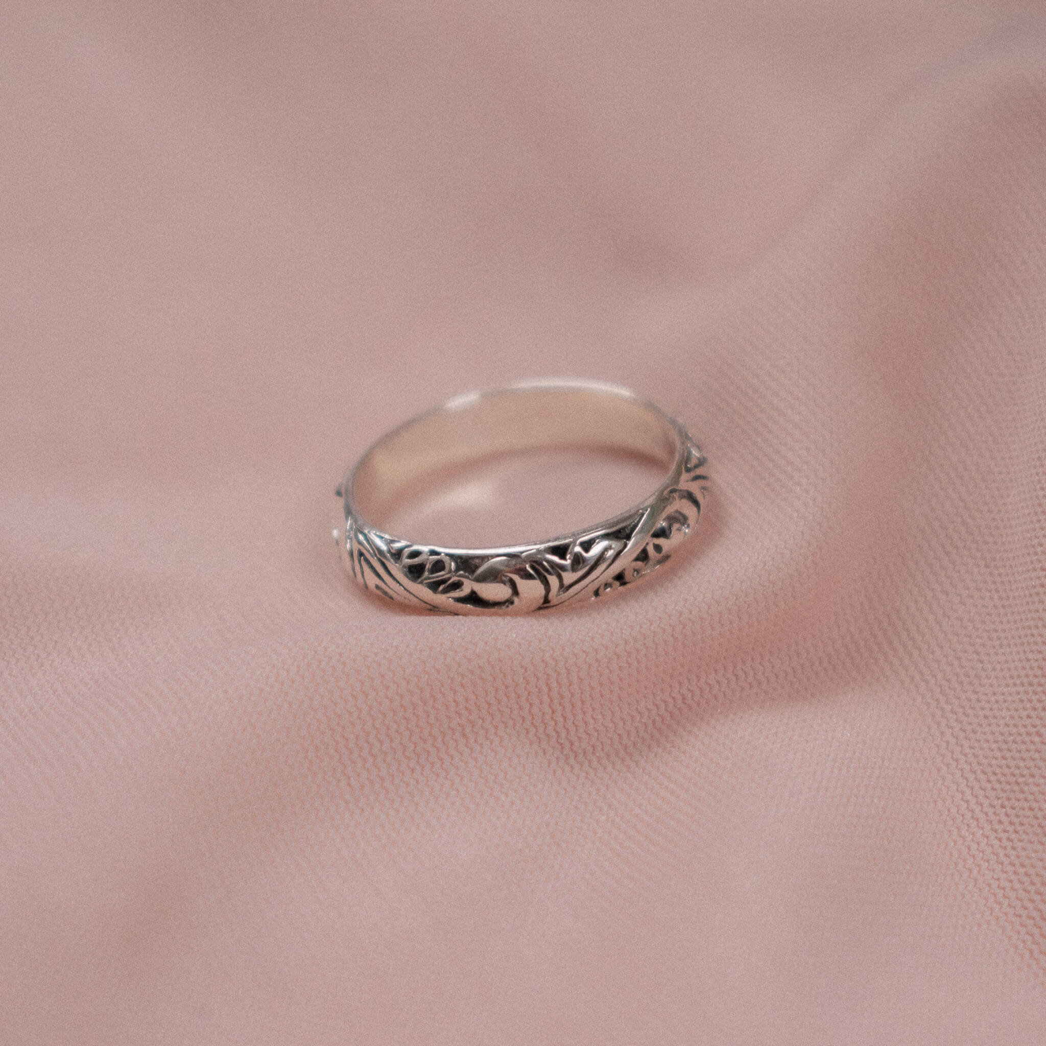 silver patterned ring